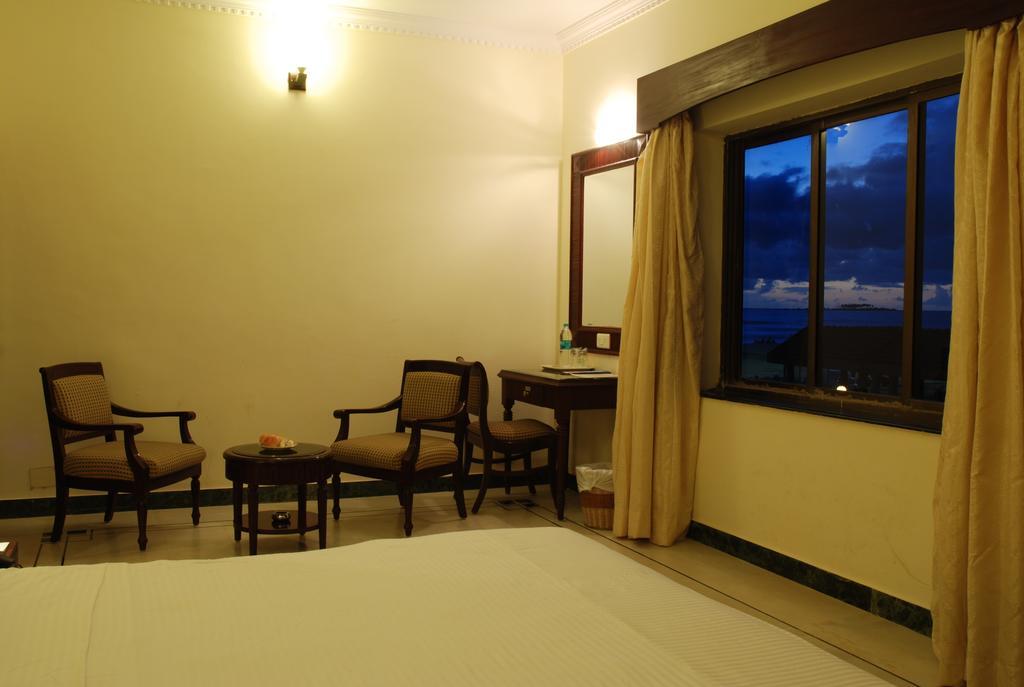Paradise Isle Beach Resort Udupi Room photo