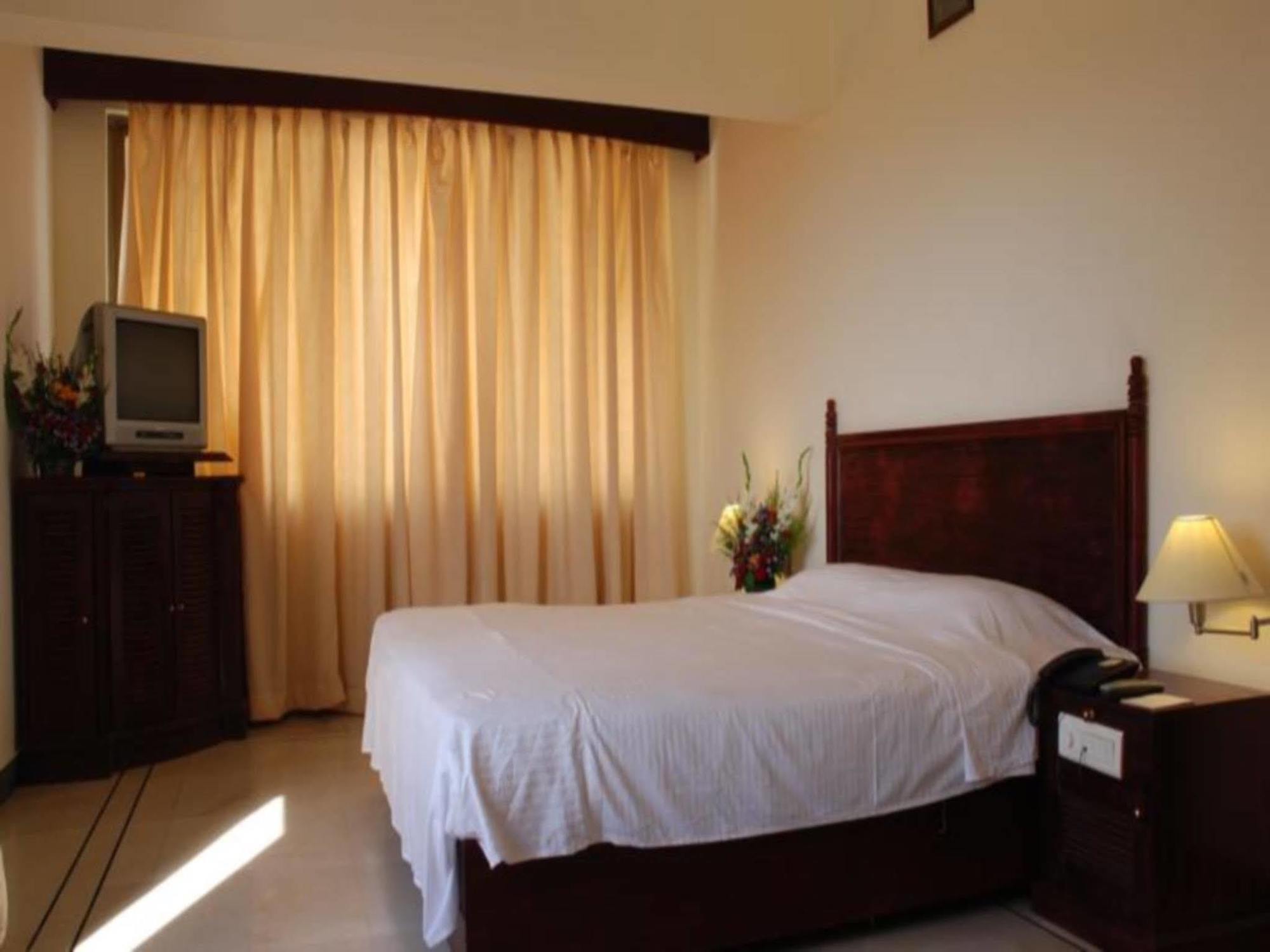 Paradise Isle Beach Resort Udupi Exterior photo